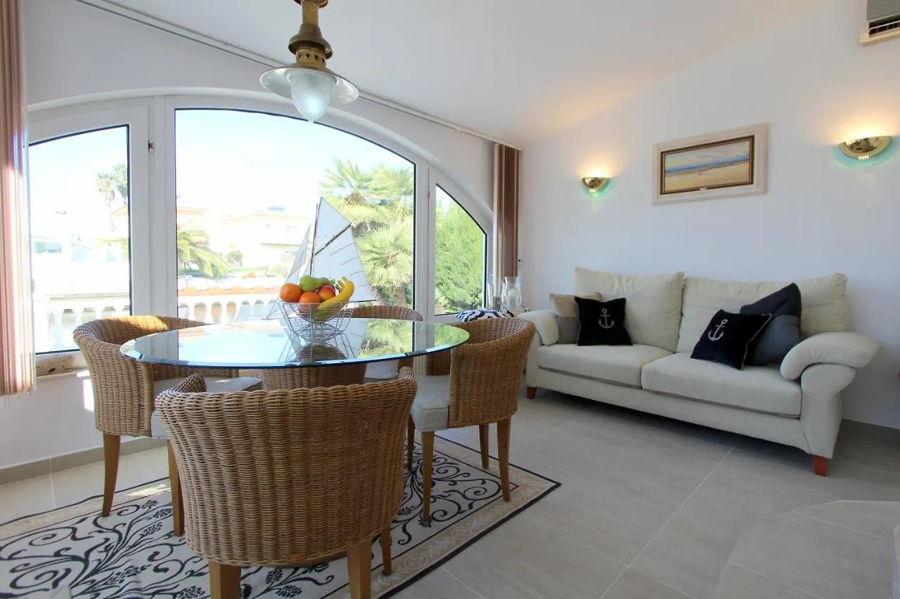 Leon Inmo Villa Ilona - 10170 Empuriabrava
