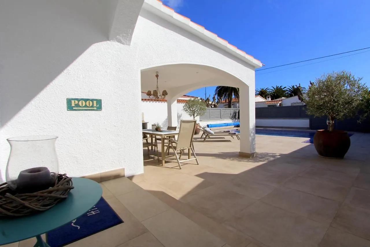 Leon Inmo Villa Ilona - 10170 Empuriabrava 0*,
